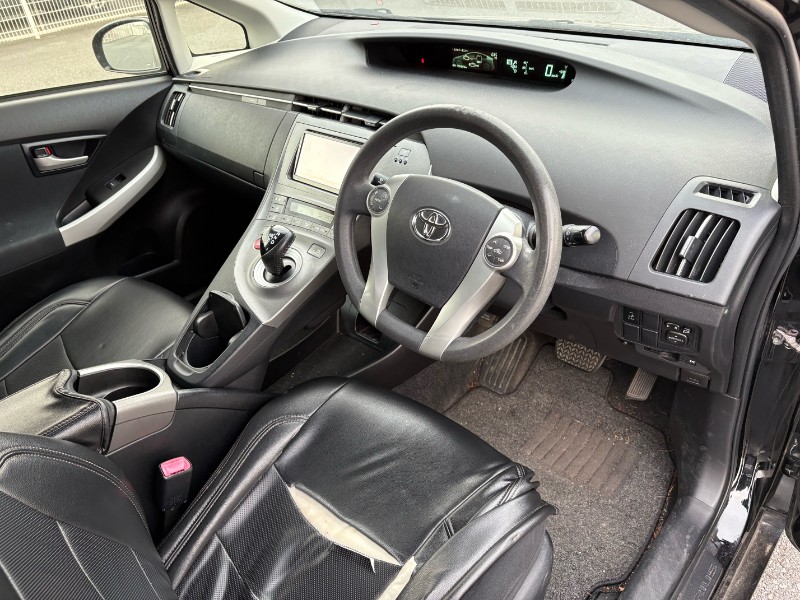 2013 Toyota Prius thumbnail