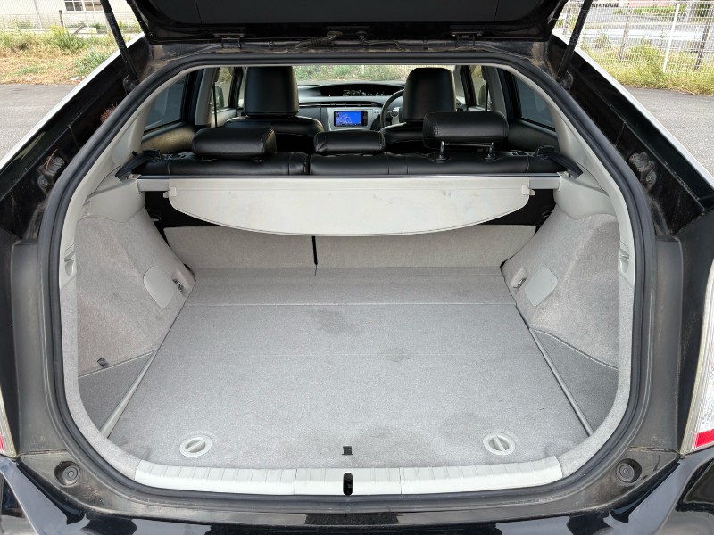 2013 Toyota Prius thumbnail