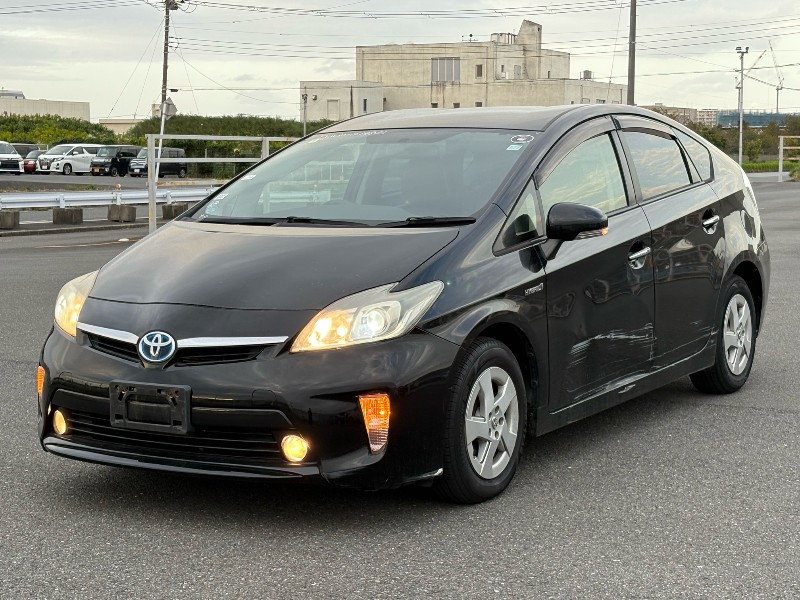 2013 Toyota Prius thumbnail