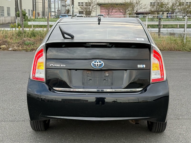 2013 Toyota Prius thumbnail