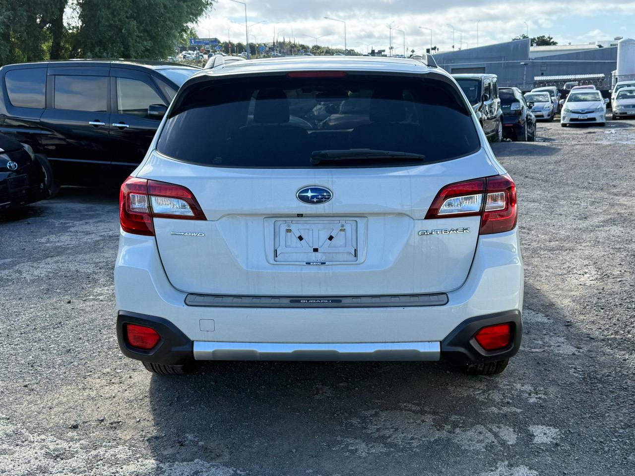 2015 Subaru Outback thumbnail