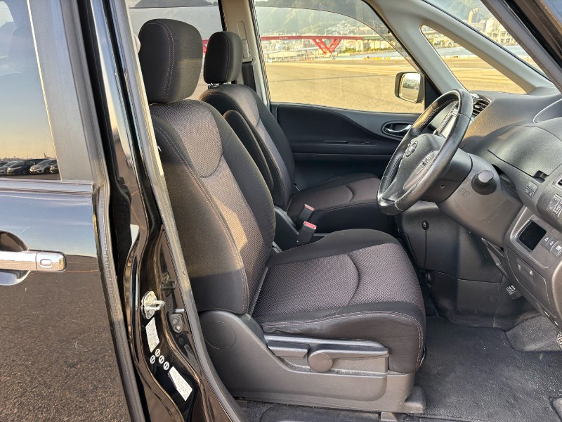 2012 Nissan Serena thumbnail