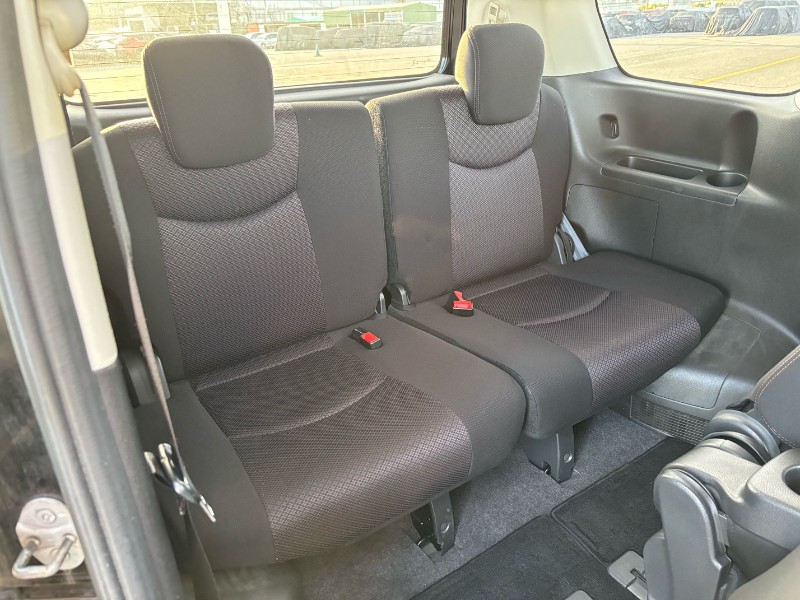 2012 Nissan Serena thumbnail