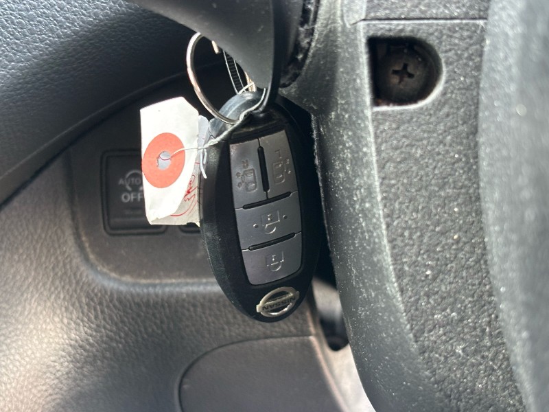 2012 Nissan Serena thumbnail