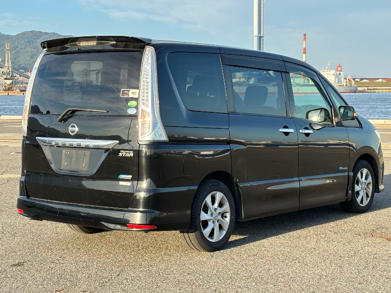 2012 Nissan Serena thumbnail