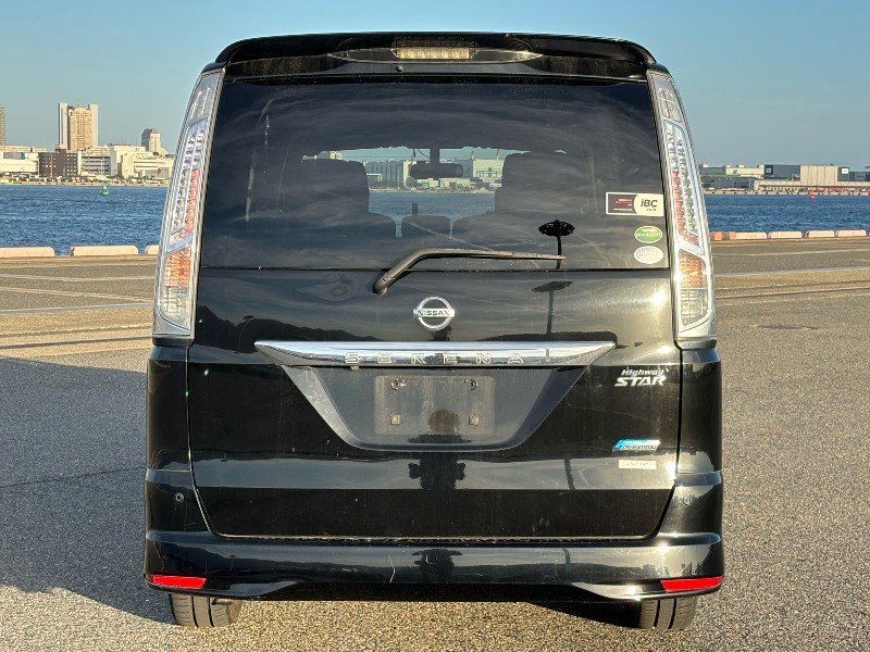 2012 Nissan Serena thumbnail