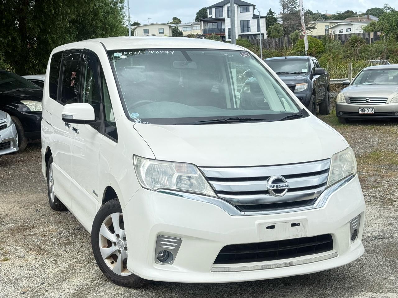 2013 Nissan Serena thumbnail