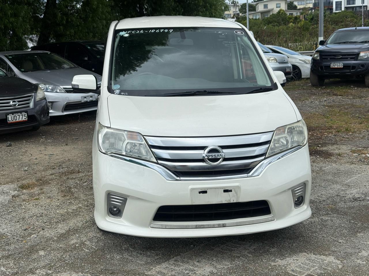 2013 Nissan Serena thumbnail