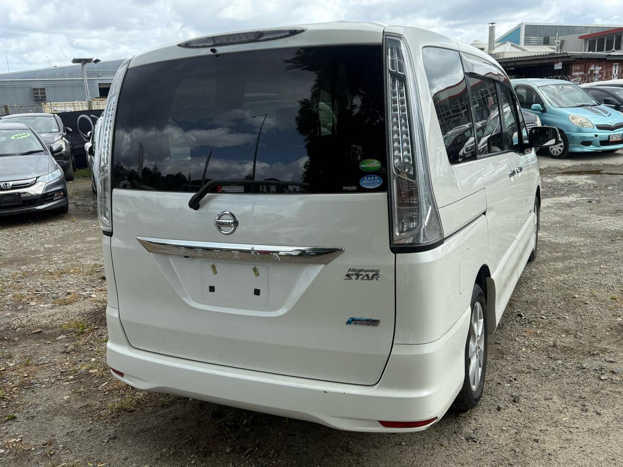 2013 Nissan Serena thumbnail