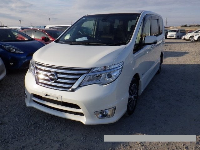 2015 Nissan Serena thumbnail