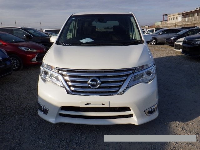 2015 Nissan Serena thumbnail