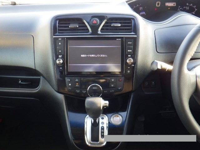 2015 Nissan Serena thumbnail