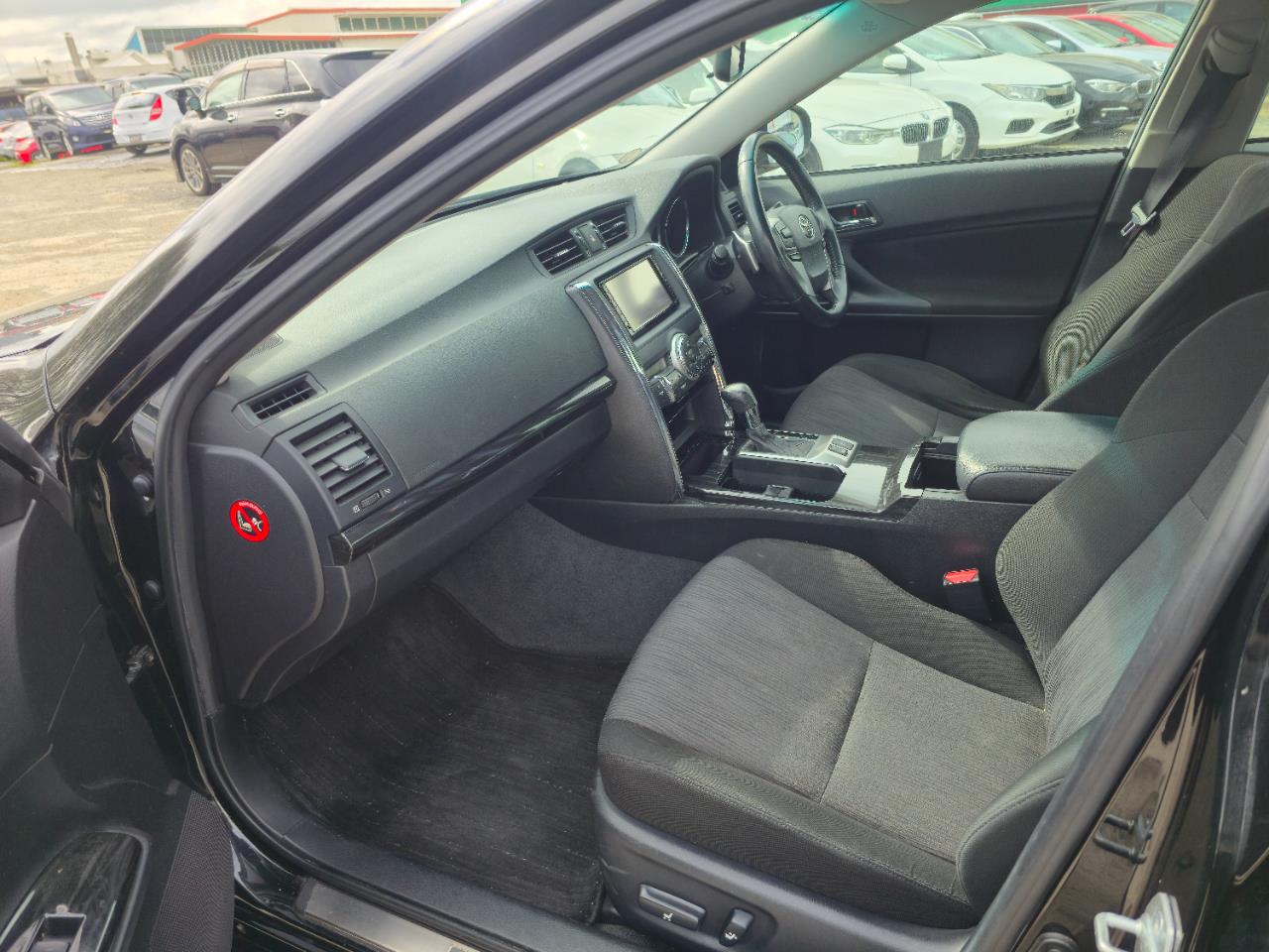 2010 Toyota Mark-X thumbnail