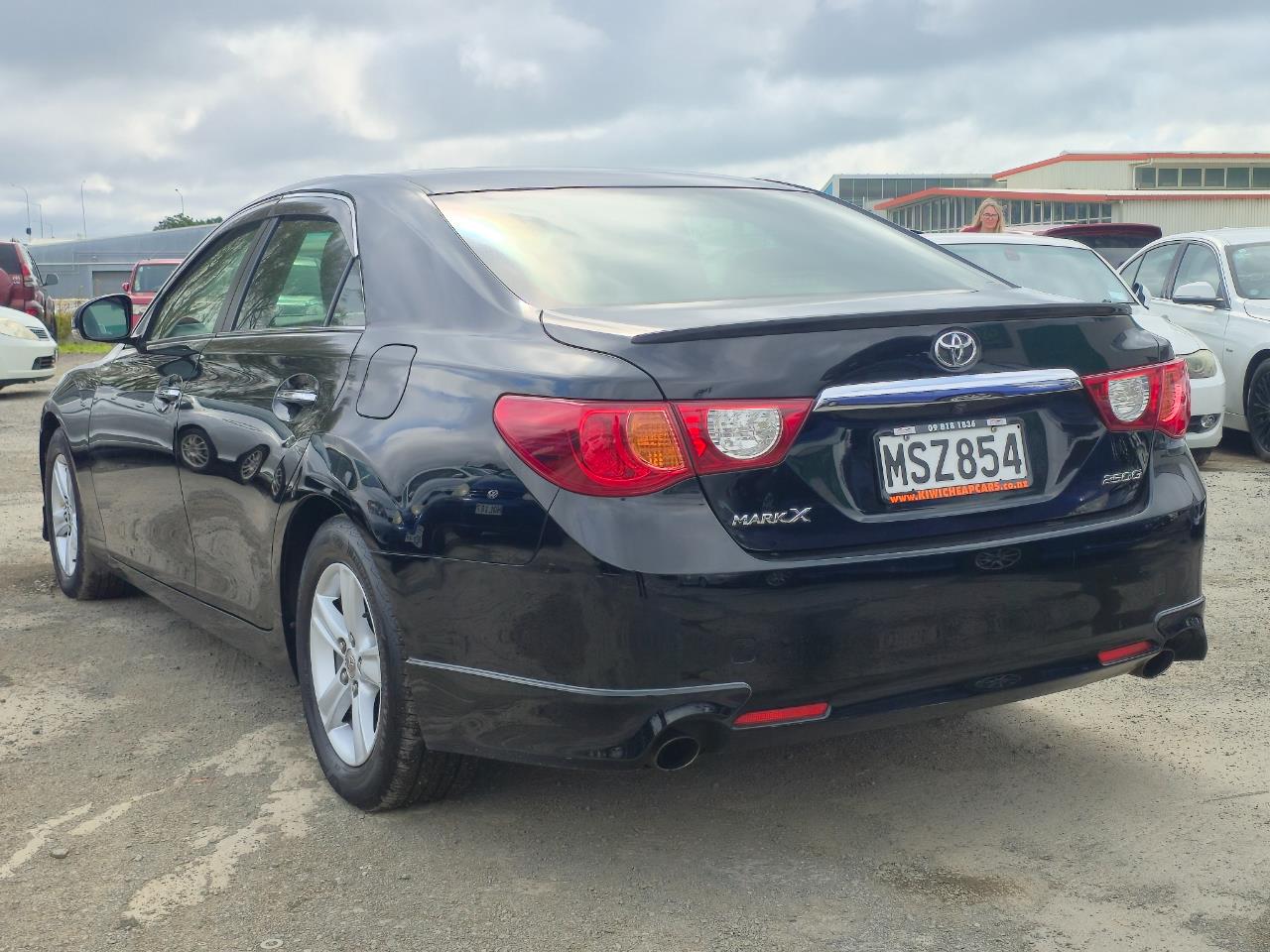 2010 Toyota Mark-X thumbnail
