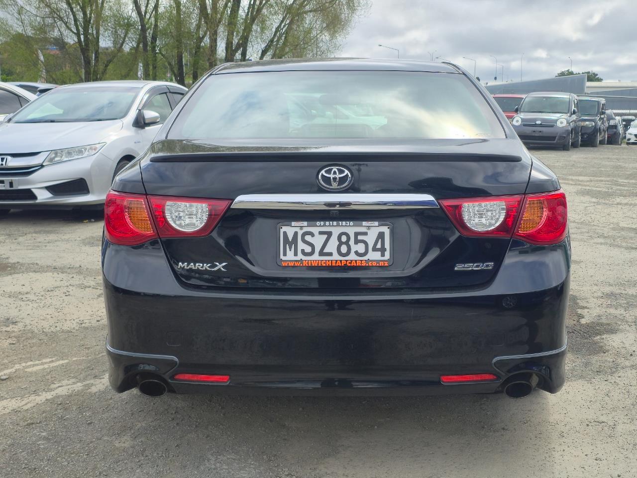 2010 Toyota Mark-X thumbnail