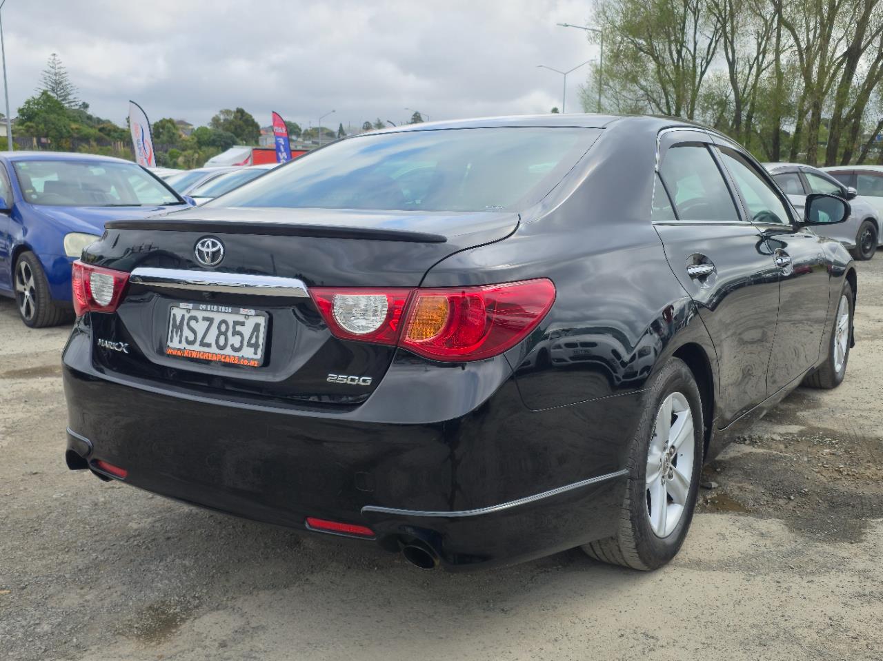 2010 Toyota Mark-X thumbnail