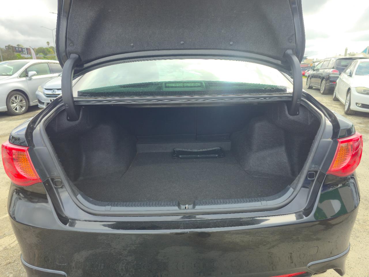 2010 Toyota Mark-X thumbnail