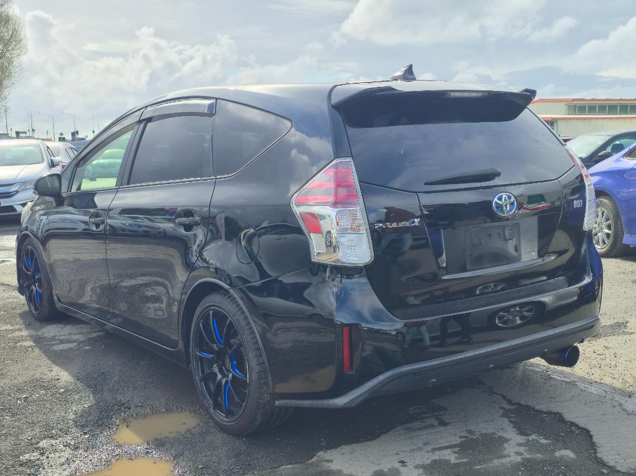 2015 Toyota Prius thumbnail