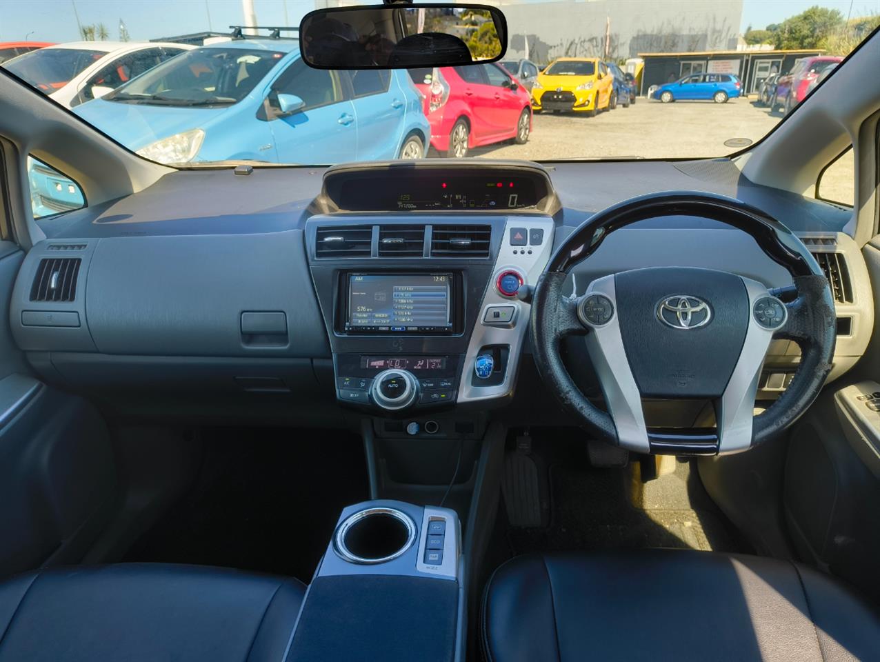 2013 Toyota Prius thumbnail