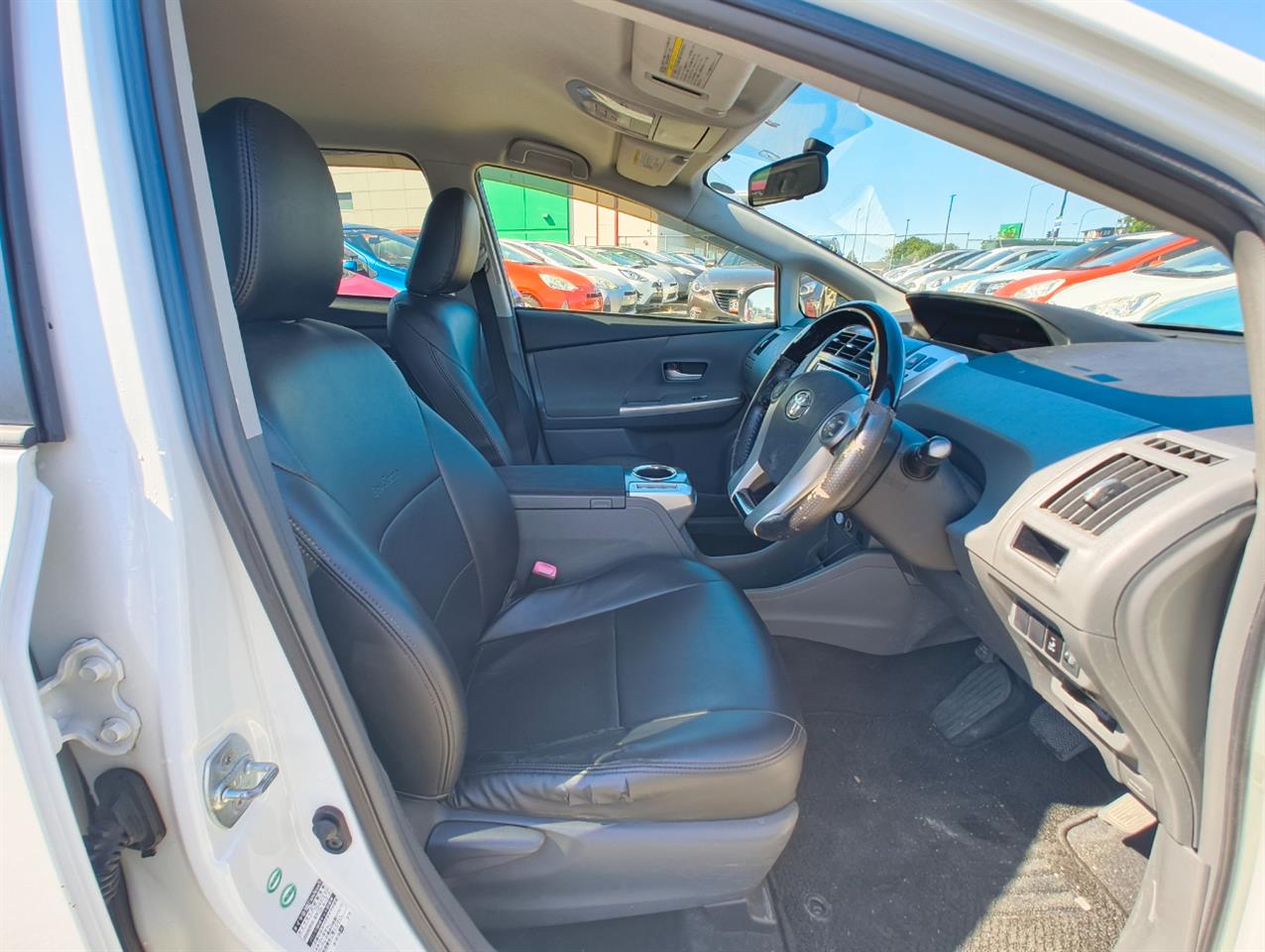 2013 Toyota Prius thumbnail