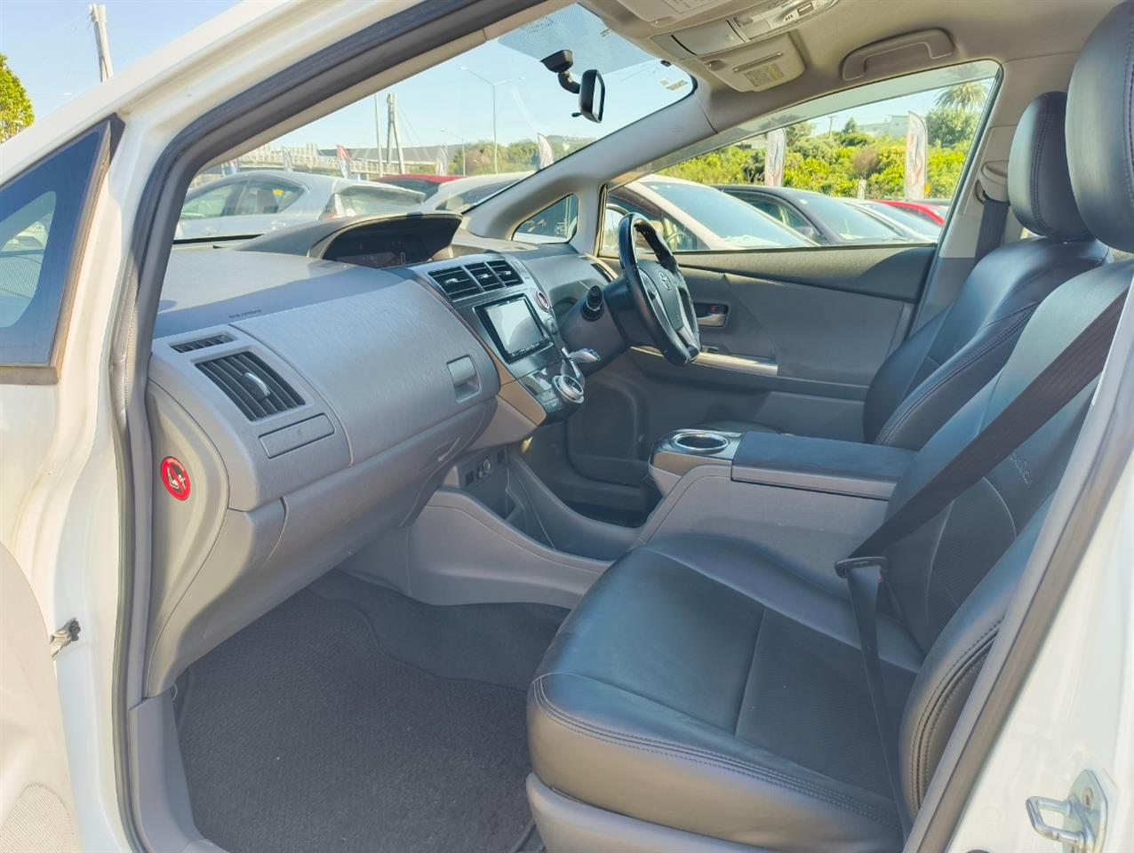 2013 Toyota Prius thumbnail