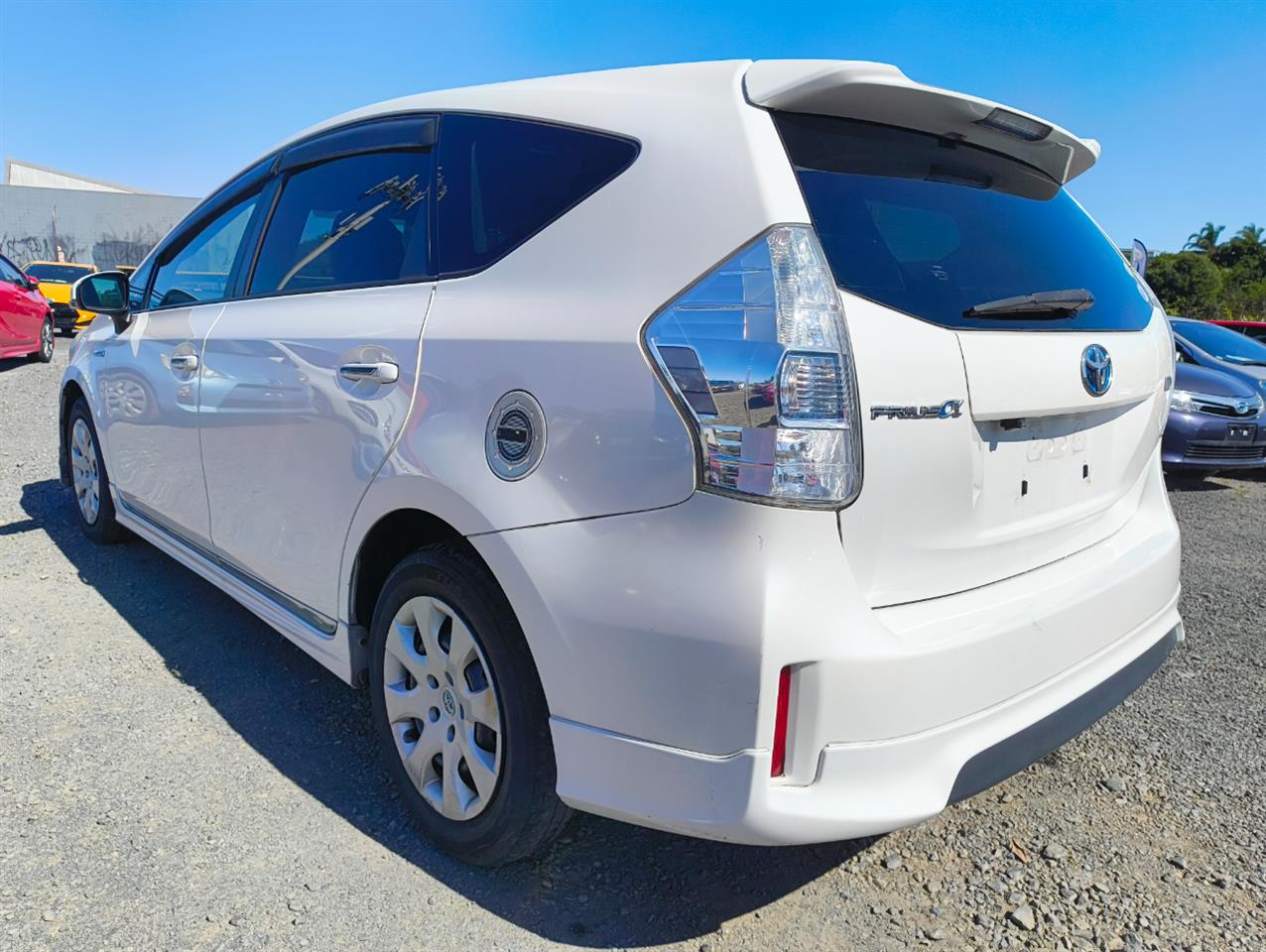 2013 Toyota Prius thumbnail