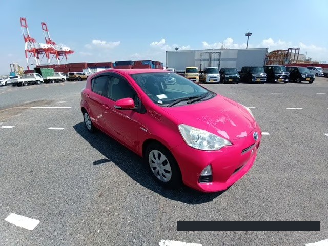 2012 Toyota Aqua thumbnail