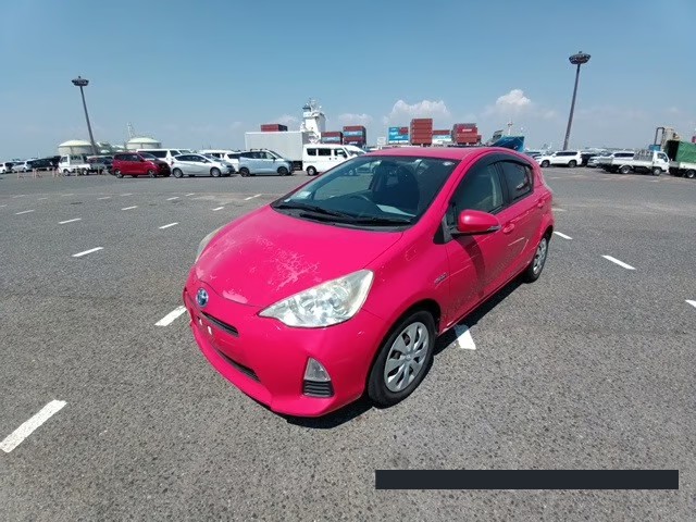 2012 Toyota Aqua thumbnail