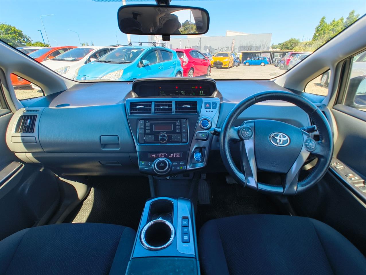 2014 Toyota Prius thumbnail