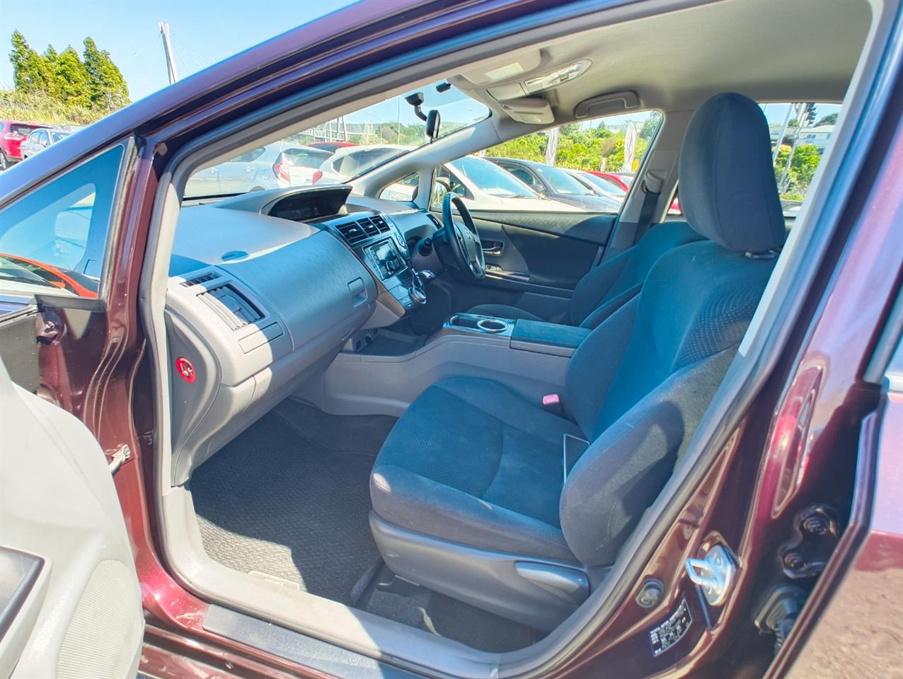 2014 Toyota Prius thumbnail