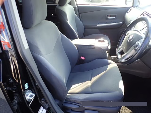 2012 Toyota Prius thumbnail