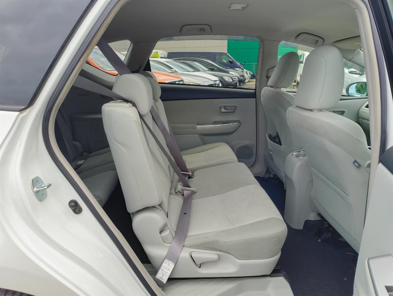 2012 Toyota Prius thumbnail
