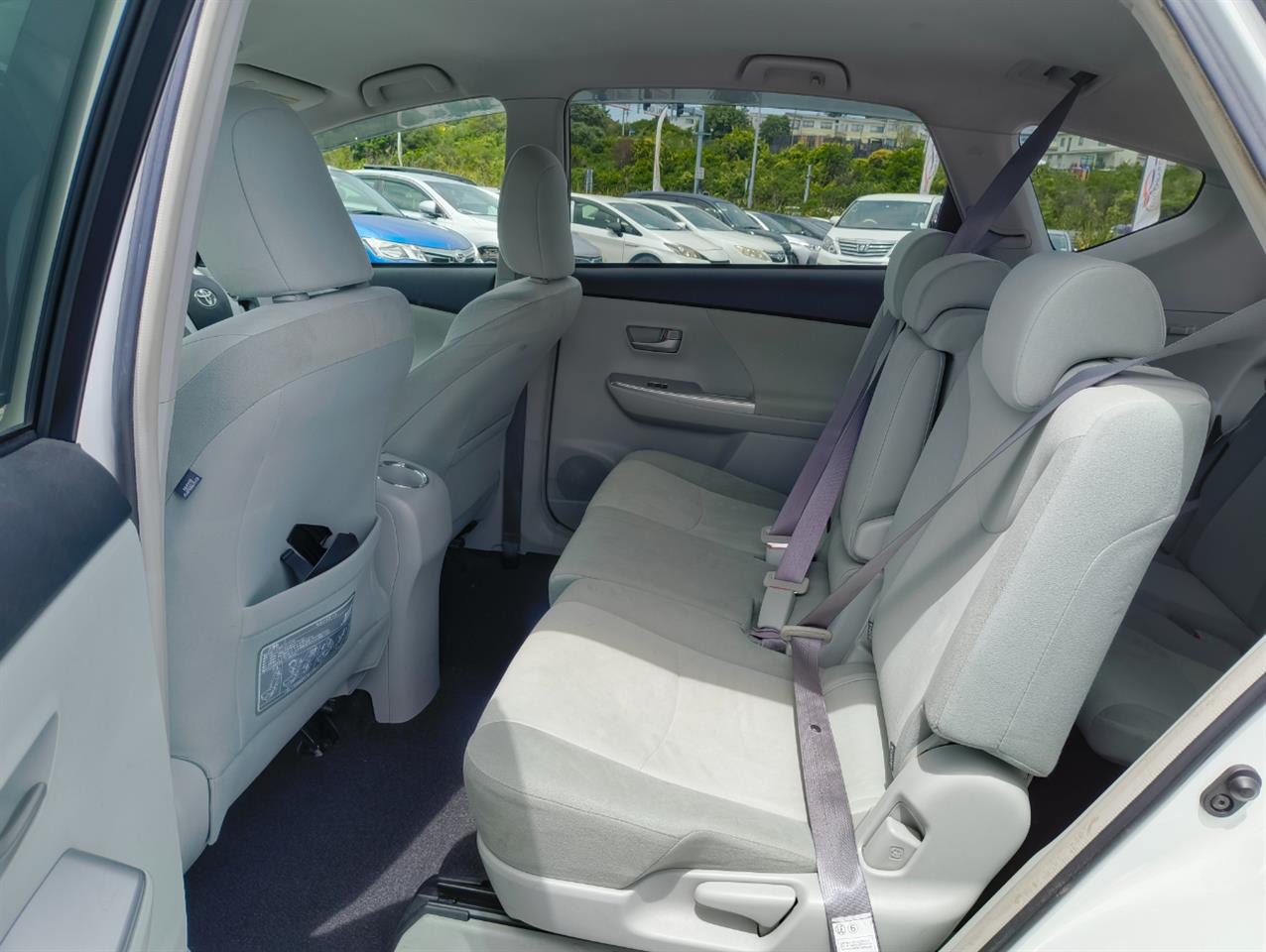 2012 Toyota Prius thumbnail