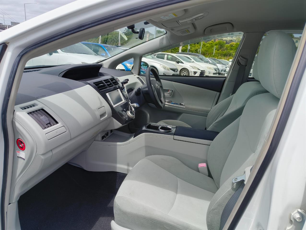 2012 Toyota Prius thumbnail