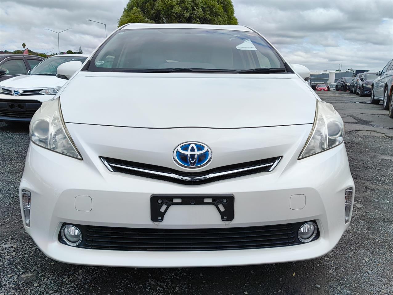 2012 Toyota Prius thumbnail