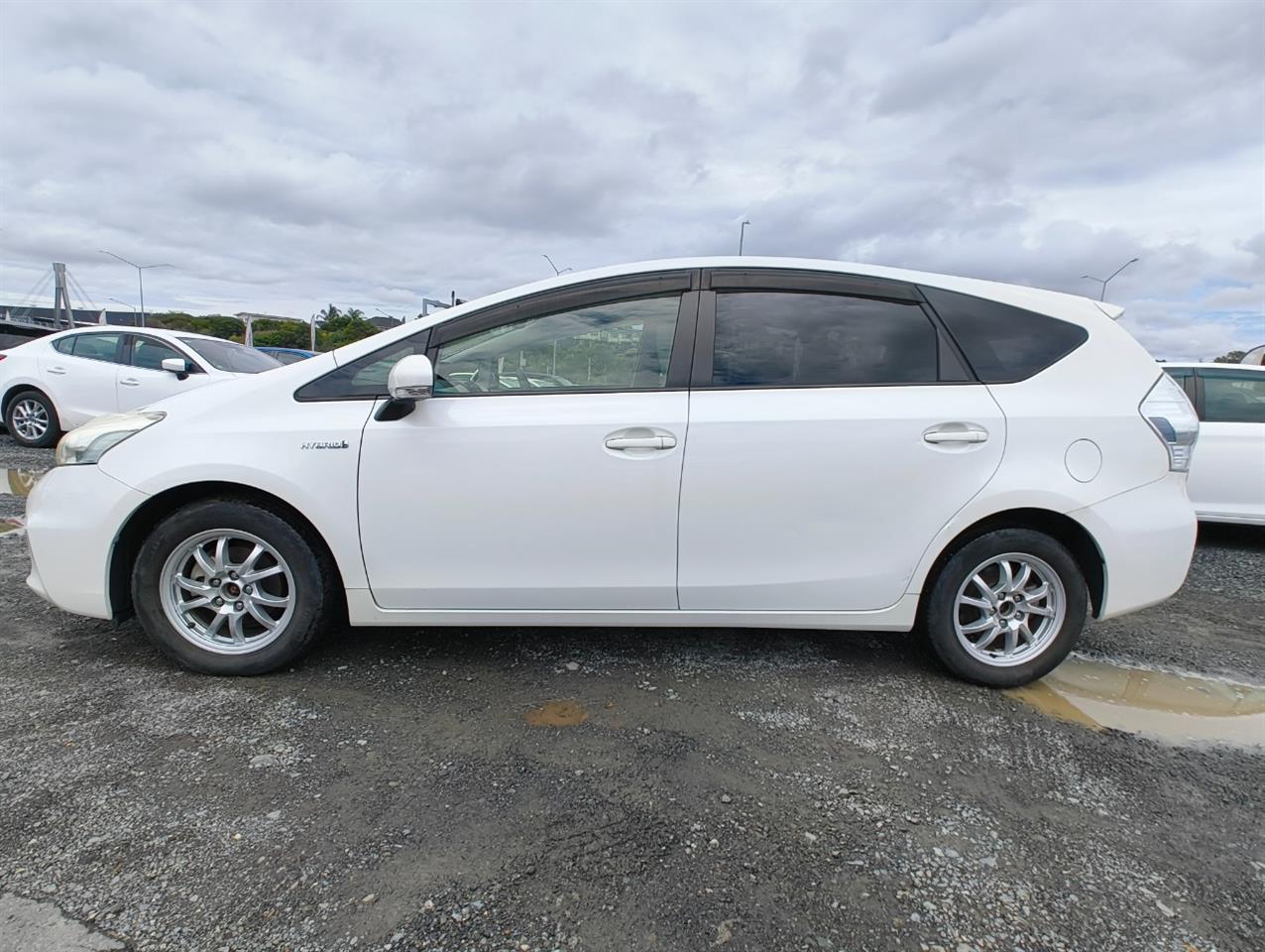 2012 Toyota Prius thumbnail