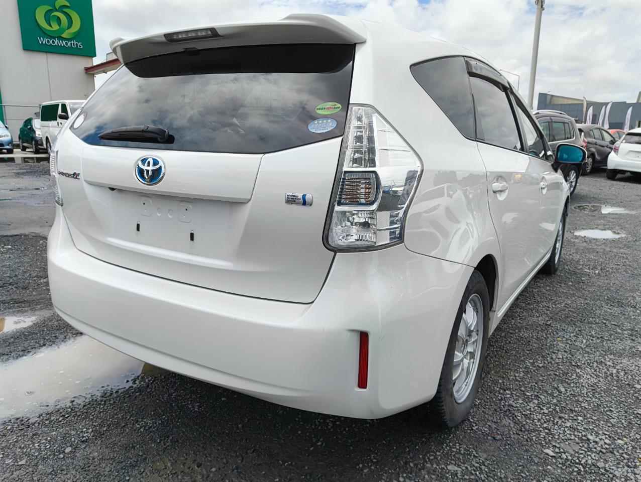 2012 Toyota Prius thumbnail