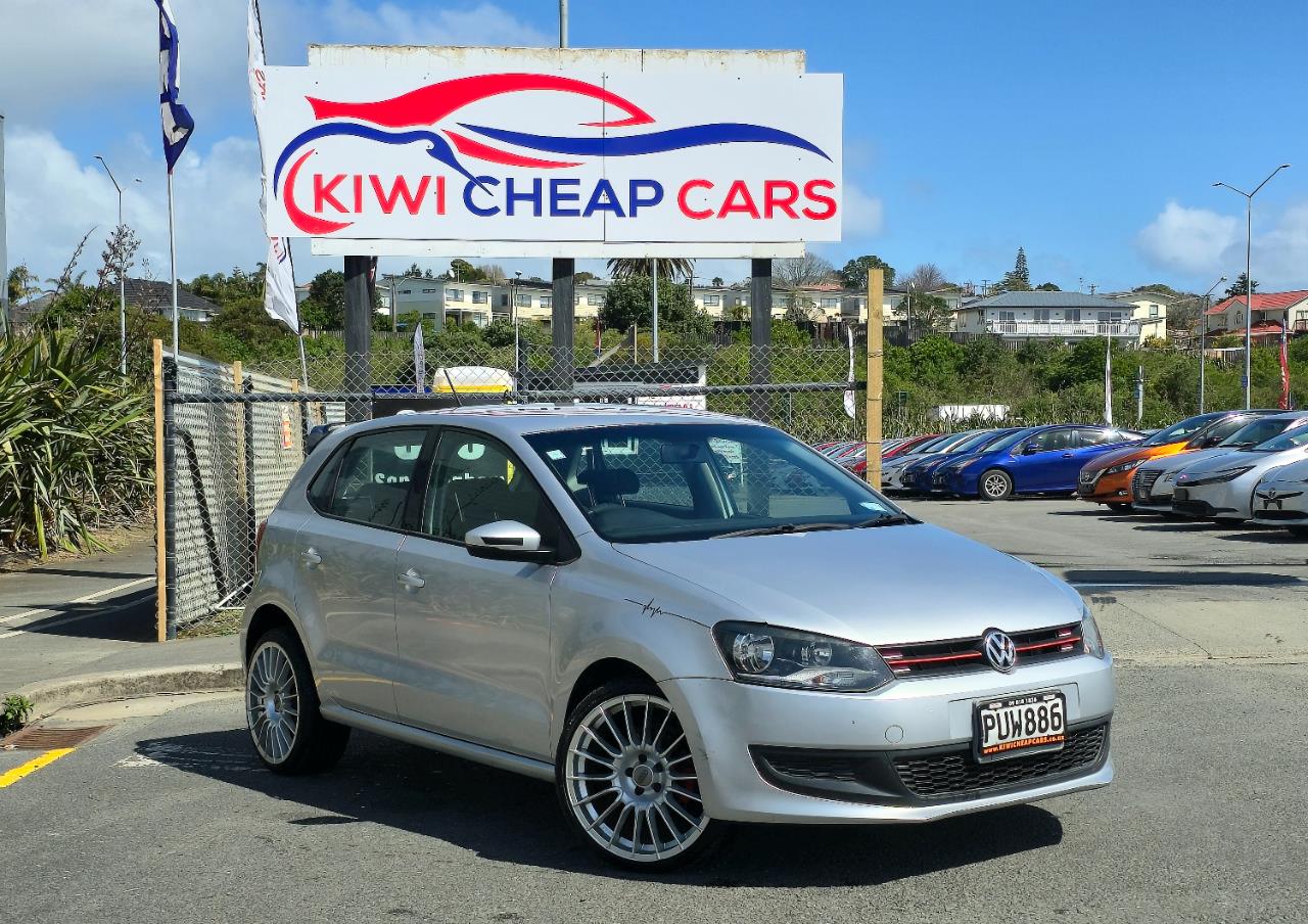 2011 Volkswagen Polo thumbnail