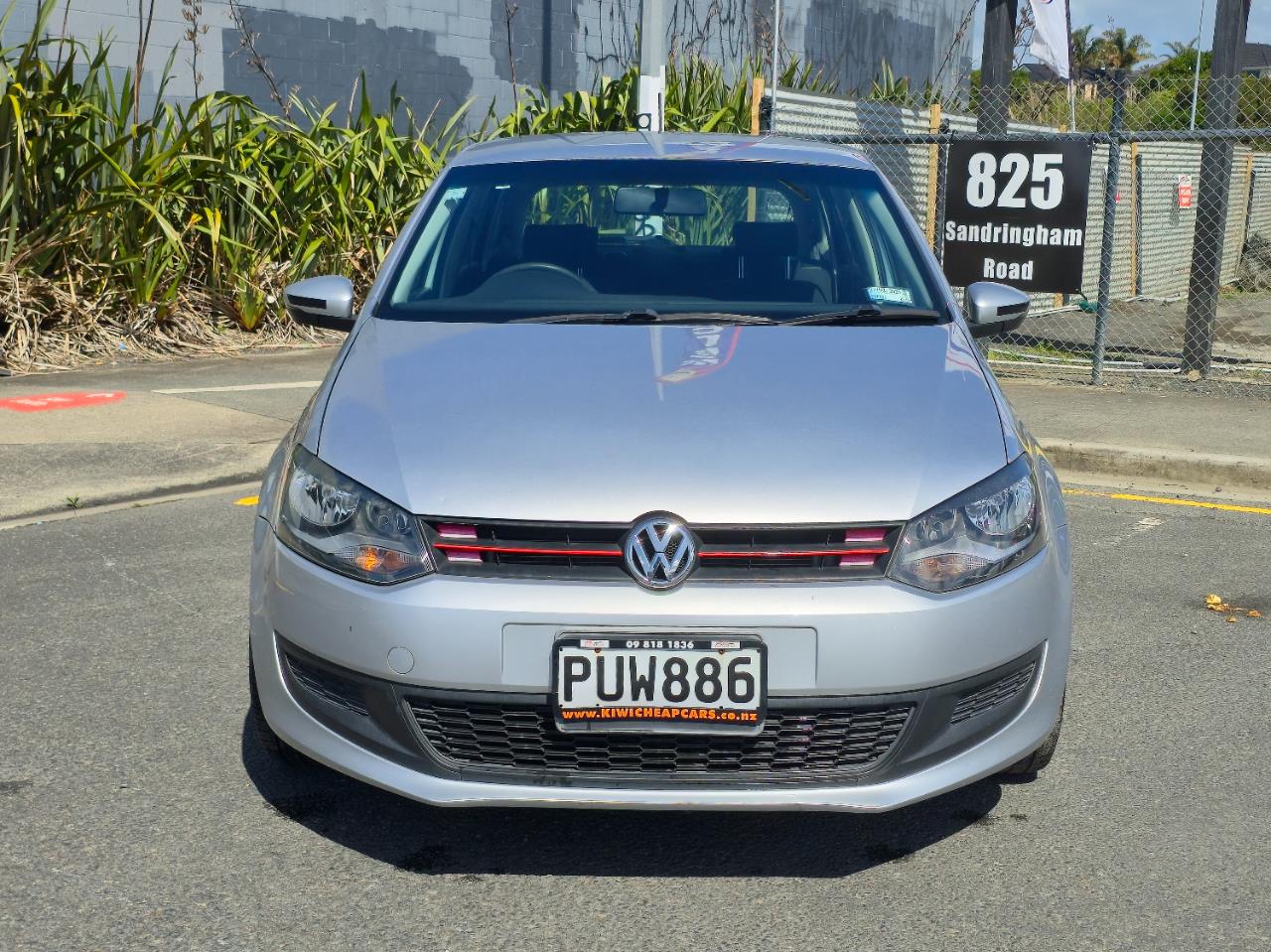 2011 Volkswagen Polo thumbnail