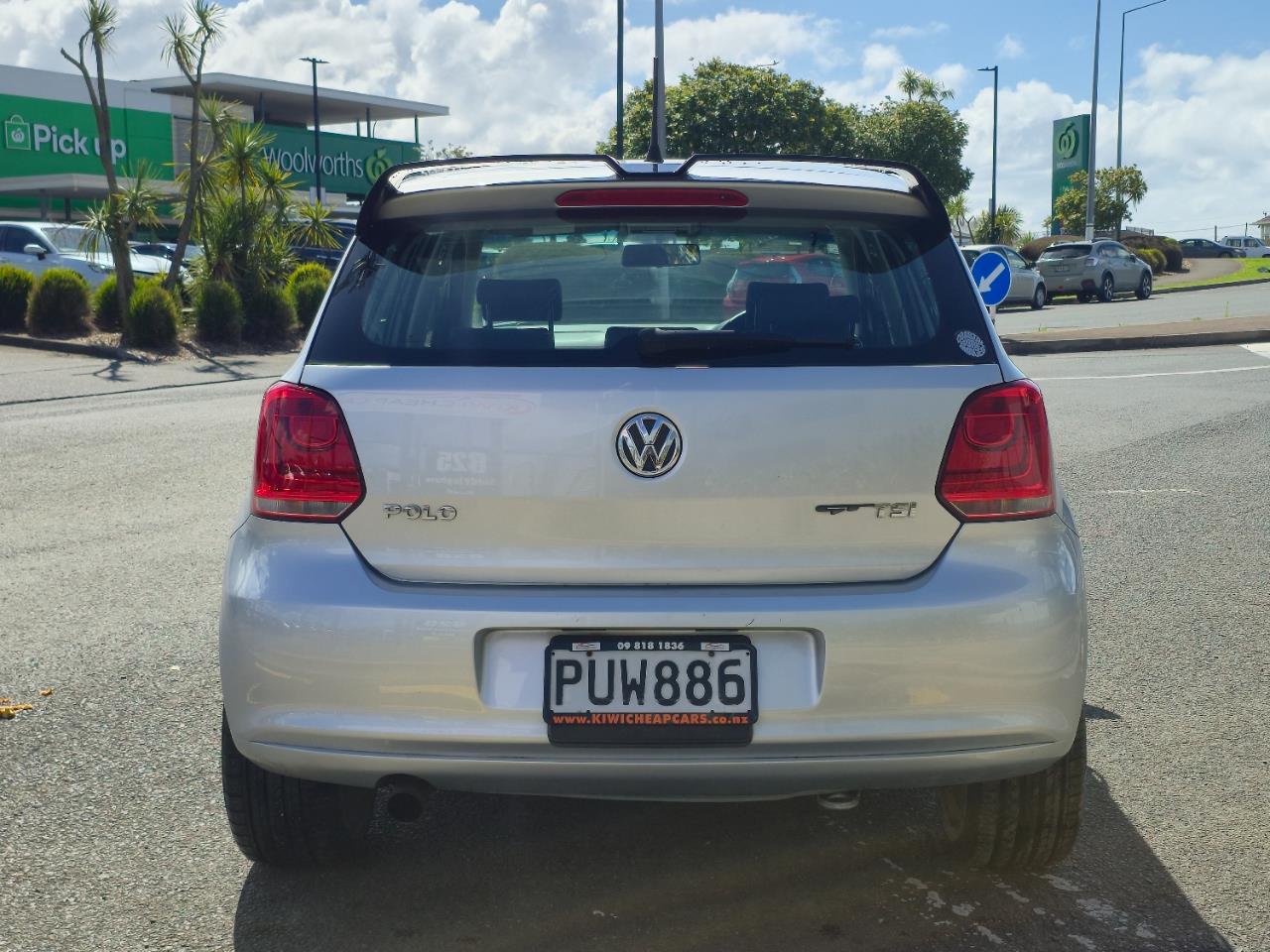 2011 Volkswagen Polo thumbnail