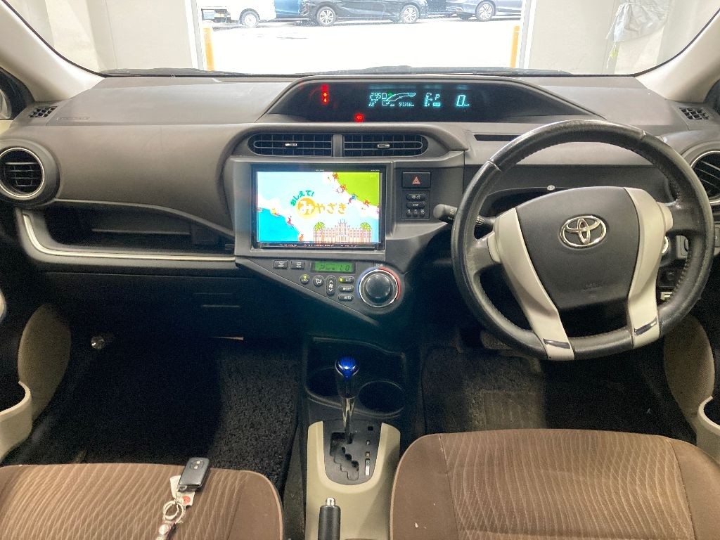2014 Toyota Aqua thumbnail
