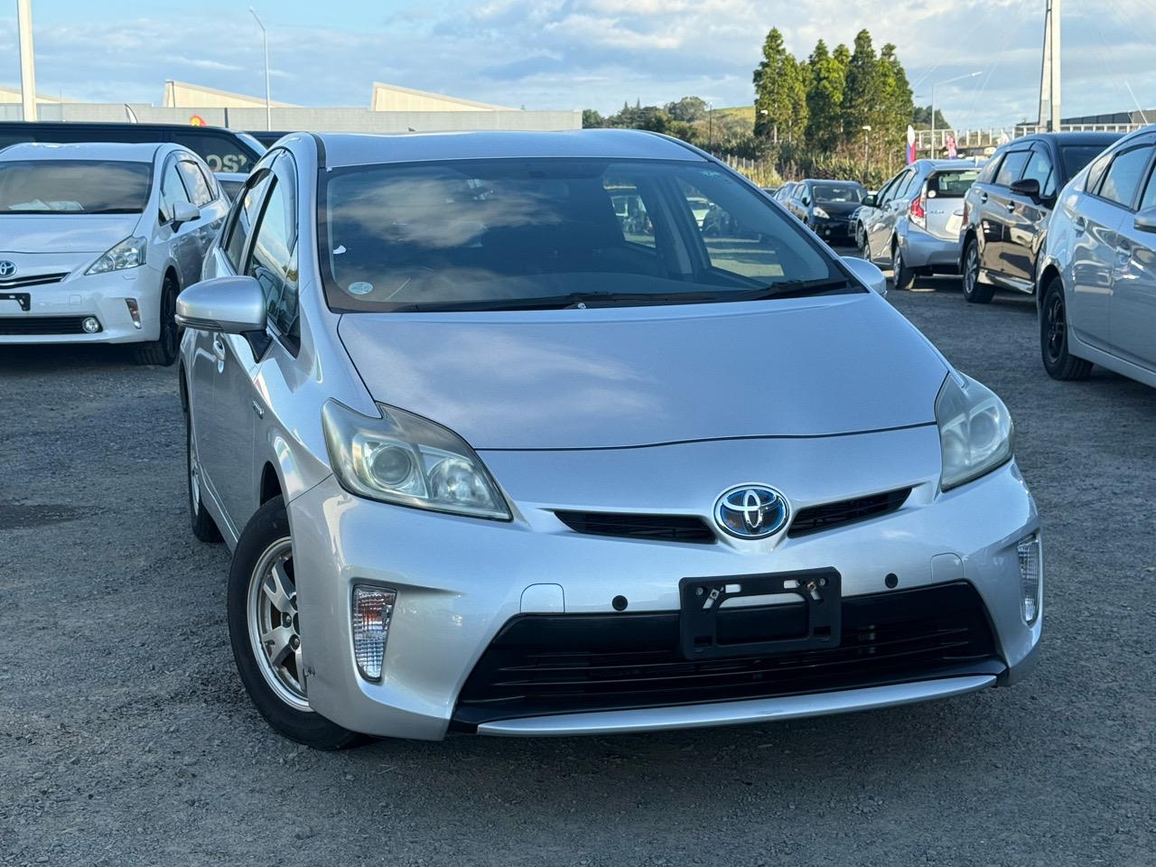 2013 Toyota Prius thumbnail