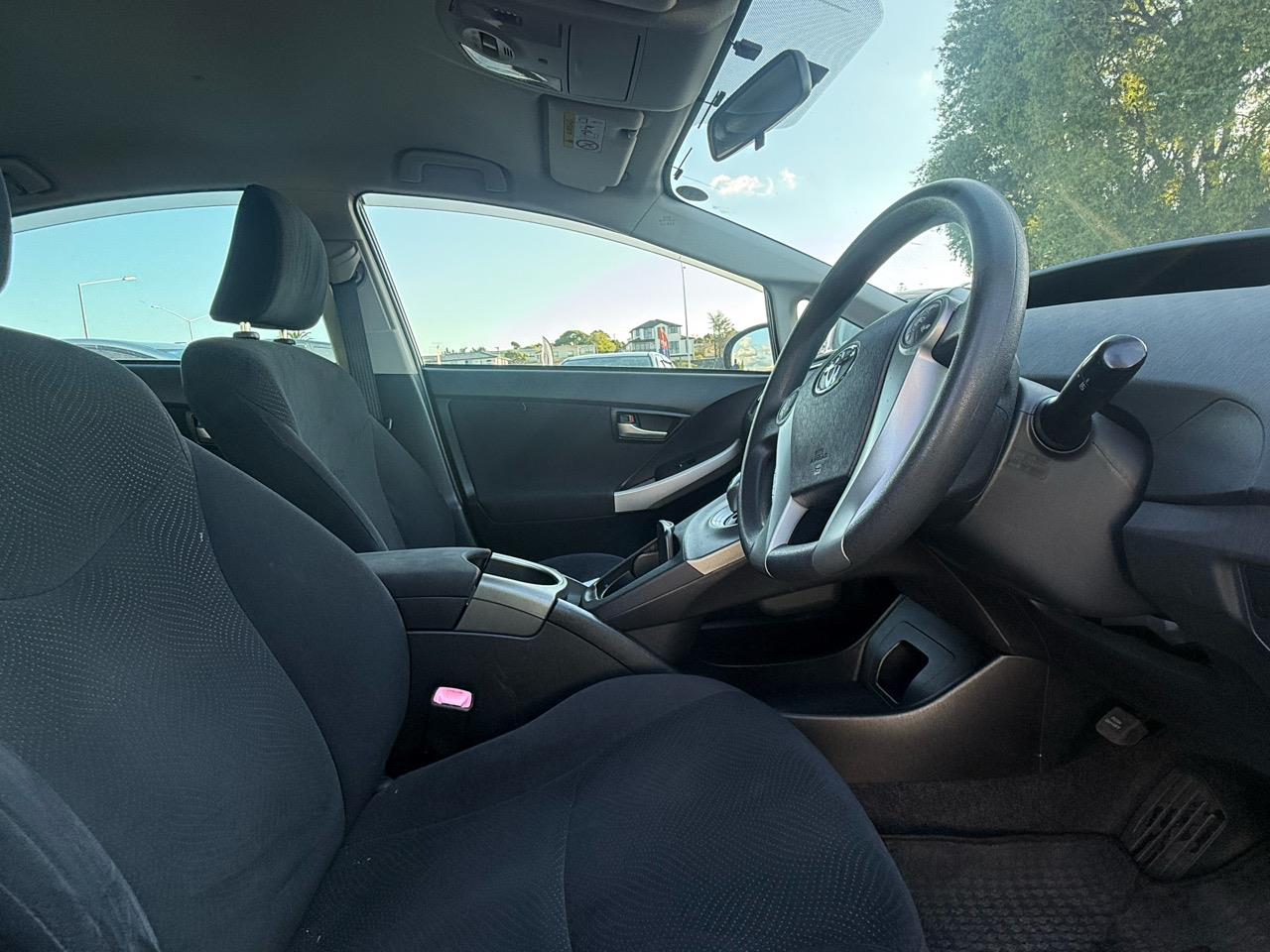 2013 Toyota Prius thumbnail