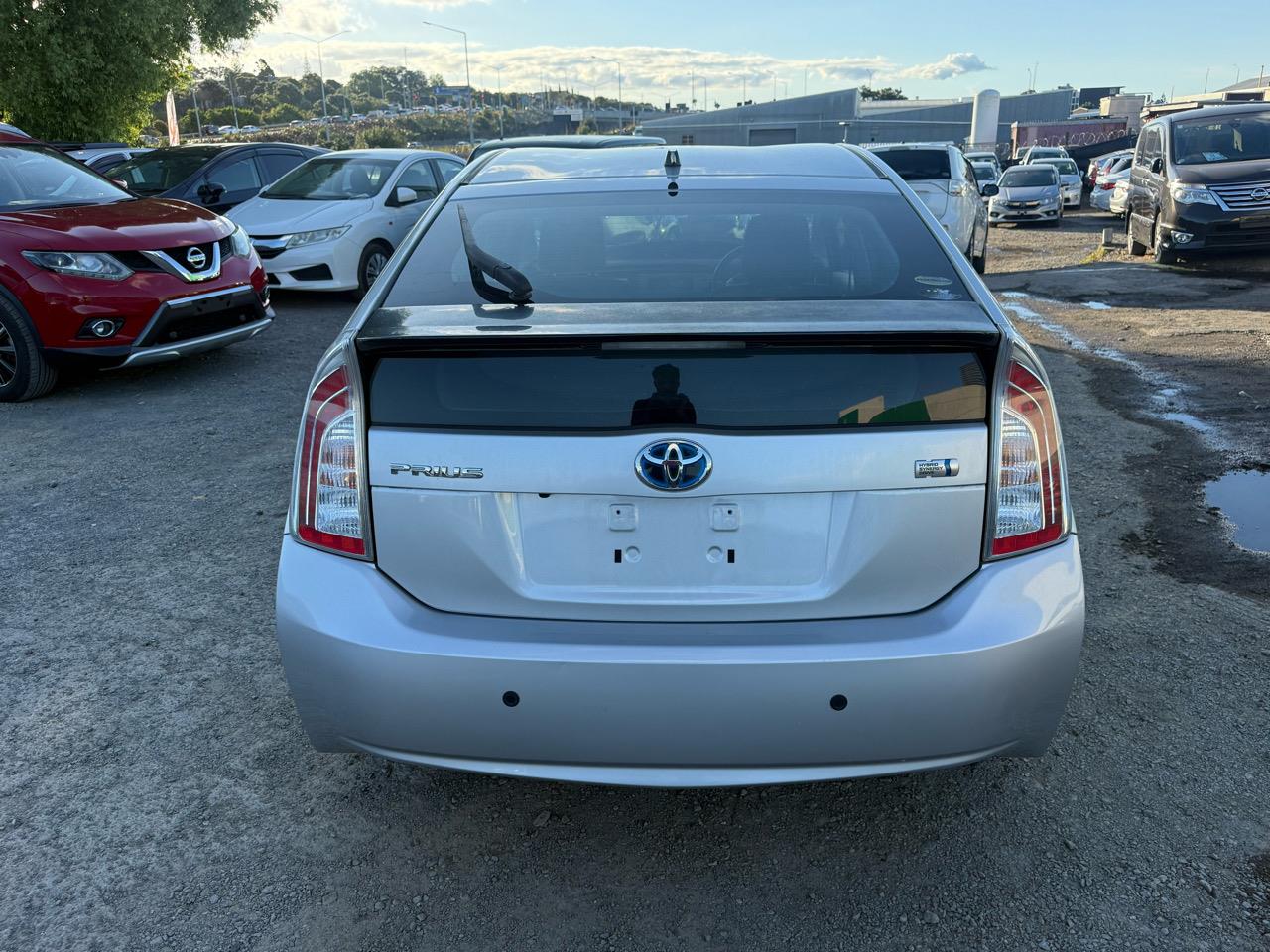 2013 Toyota Prius thumbnail