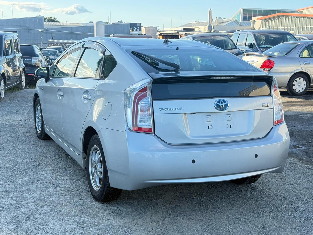 2013 Toyota Prius thumbnail