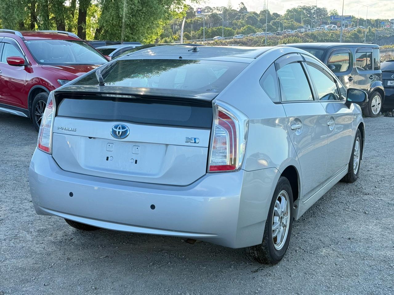 2013 Toyota Prius thumbnail
