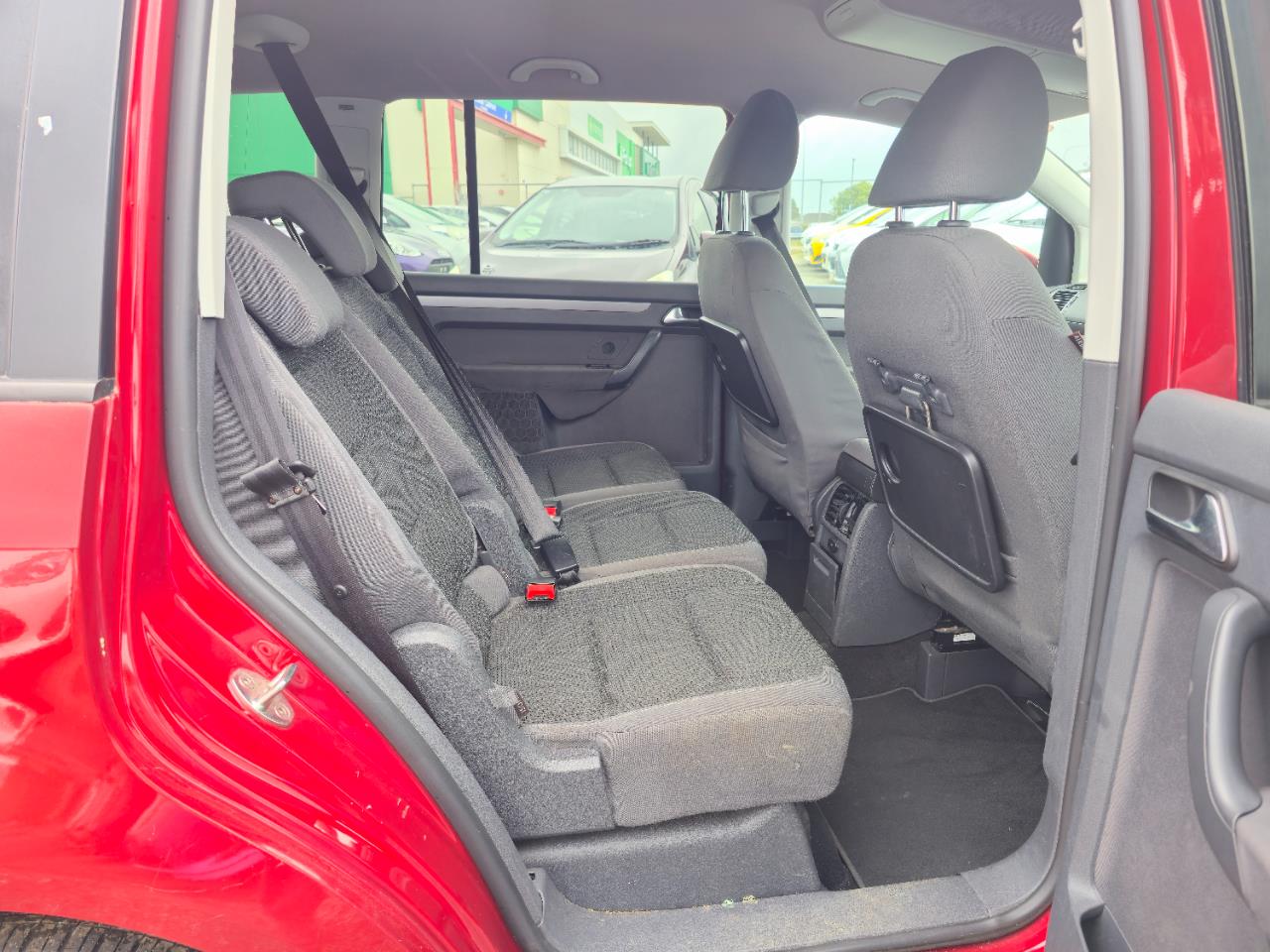 2011 Volkswagen Touran thumbnail