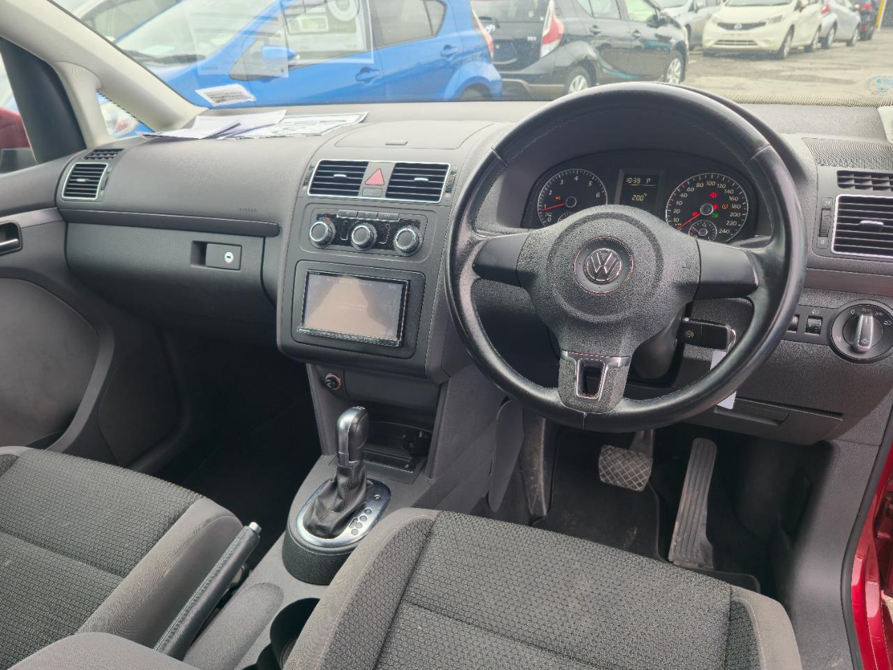 2011 Volkswagen Touran thumbnail