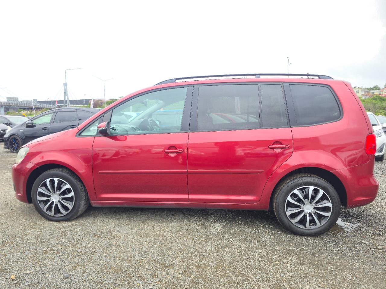 2011 Volkswagen Touran thumbnail