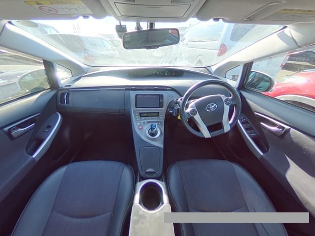 2013 Toyota Prius thumbnail